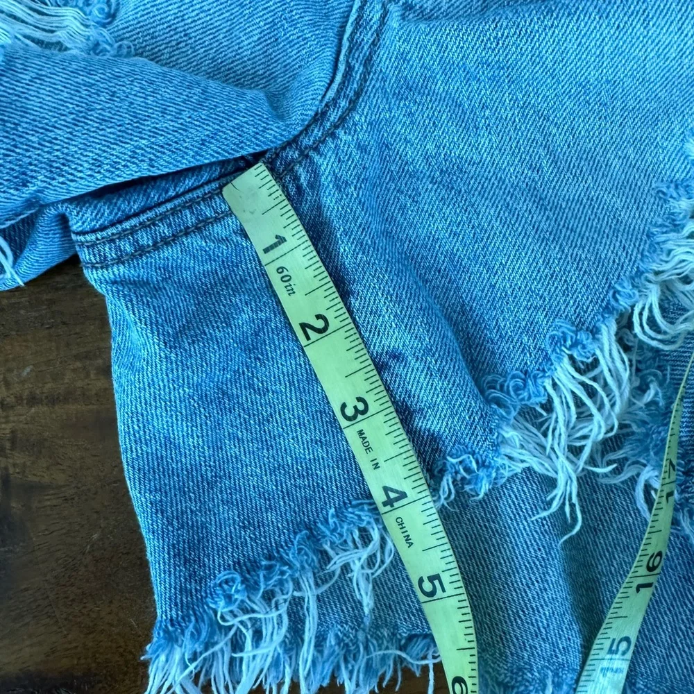 American Eagle 90’s Boyfriend Short Distressed‎ Denim Shorts Size 6